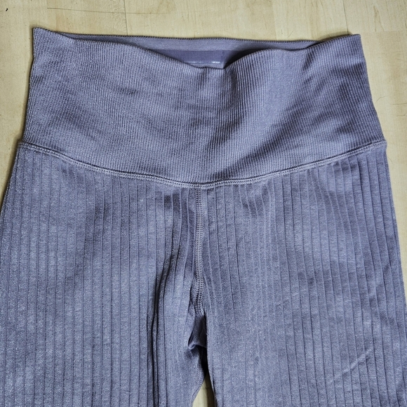 Good American Jeans Clean Seamless Leggings Dusty Rose Lavender Violet 00/0 - Picture 8 of 9